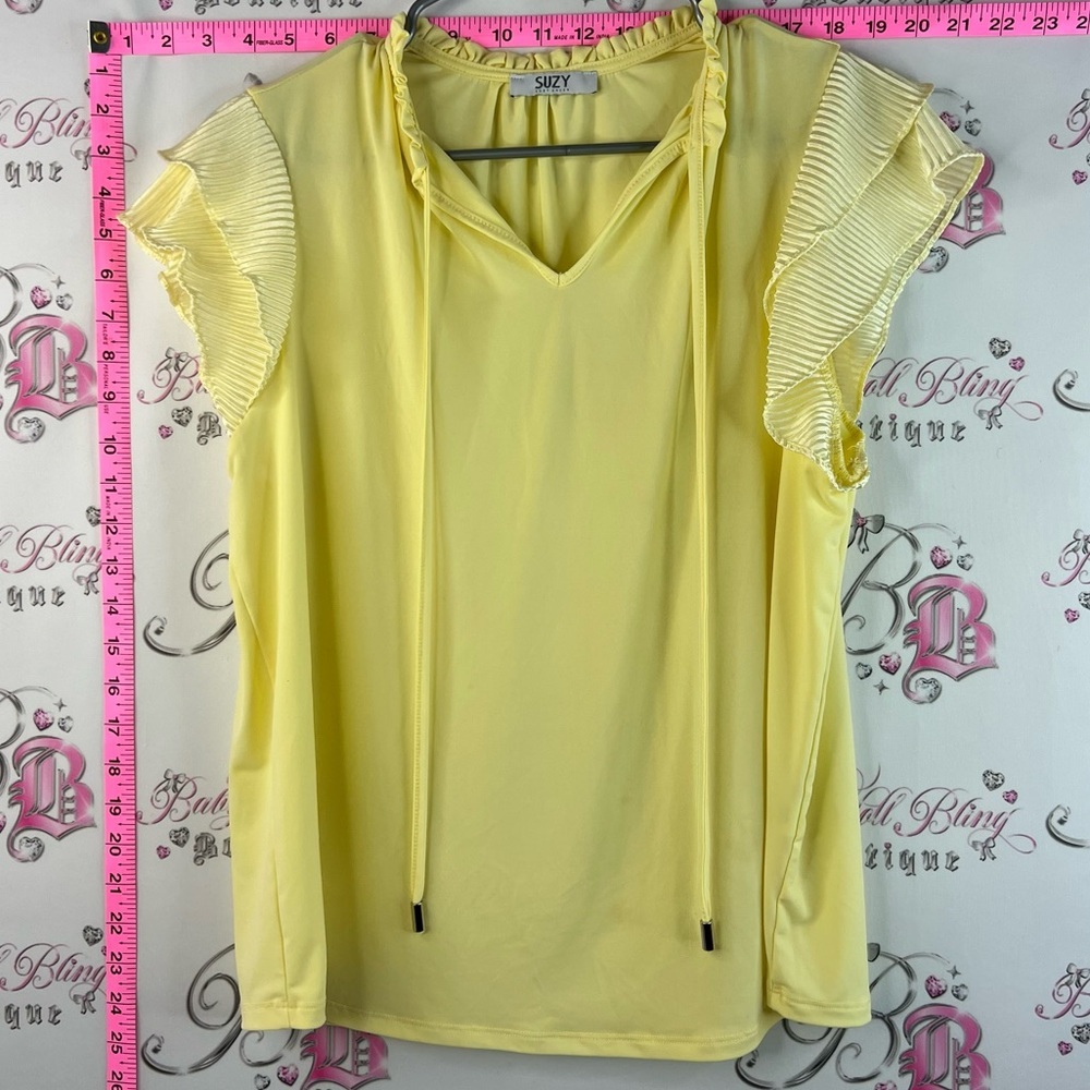 Suzy Shier T-shirt ruffle tie ups Pale butter Yellow V-Neck Ruffle Sleeve Top
